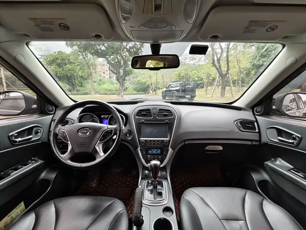 GAC Trumpchi GS5 2.0 L Auto 2 WD Anniversary