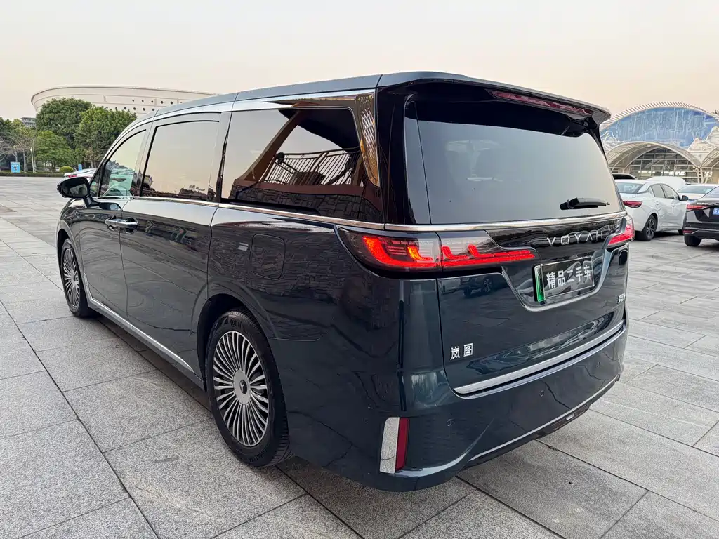 Voyah Dreamer PHEV 4 WD Excellent Kunpeng