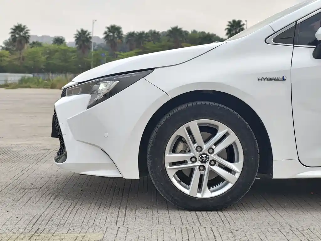 Levin Dual Engine 1.8 H E-CVT Luxury CN-V