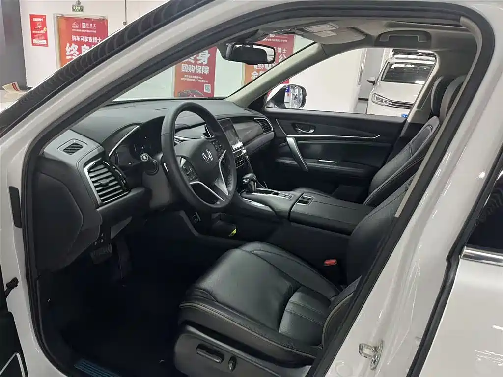 Avancier 240 TURBO 2 WD Premium