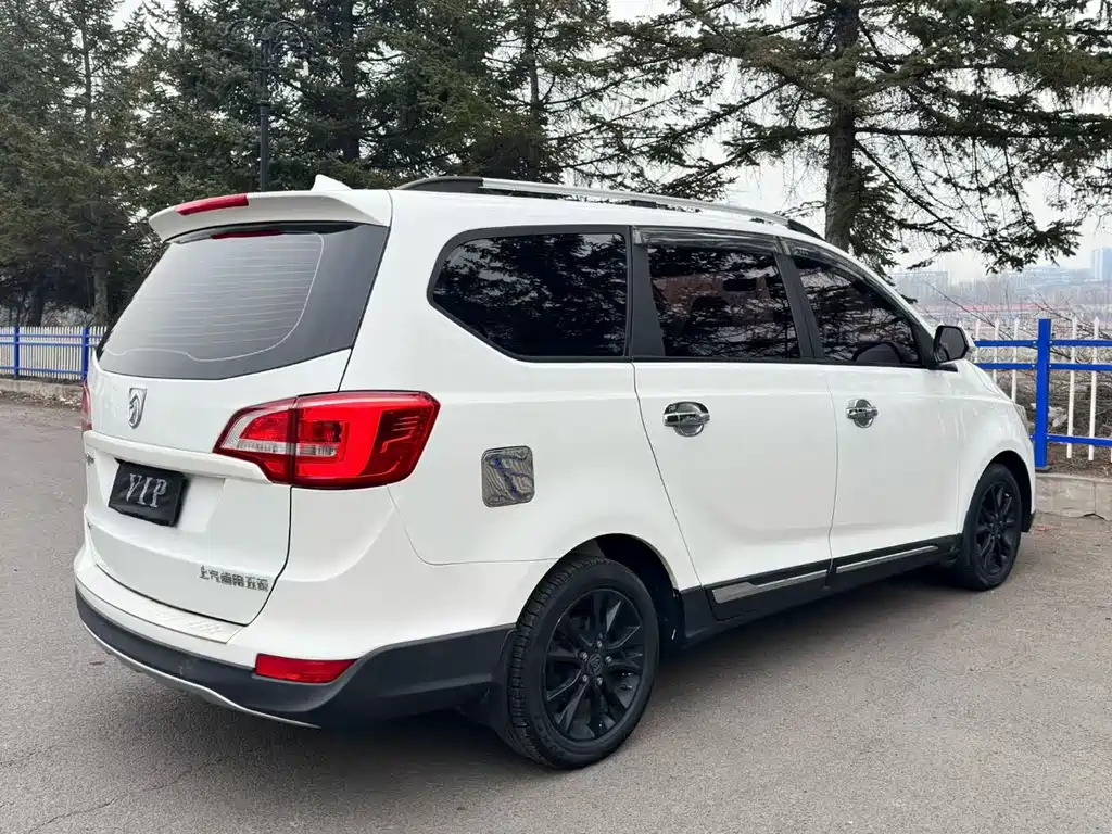 Baojun 730 1.5 L Manual Value 7-seat CN-V