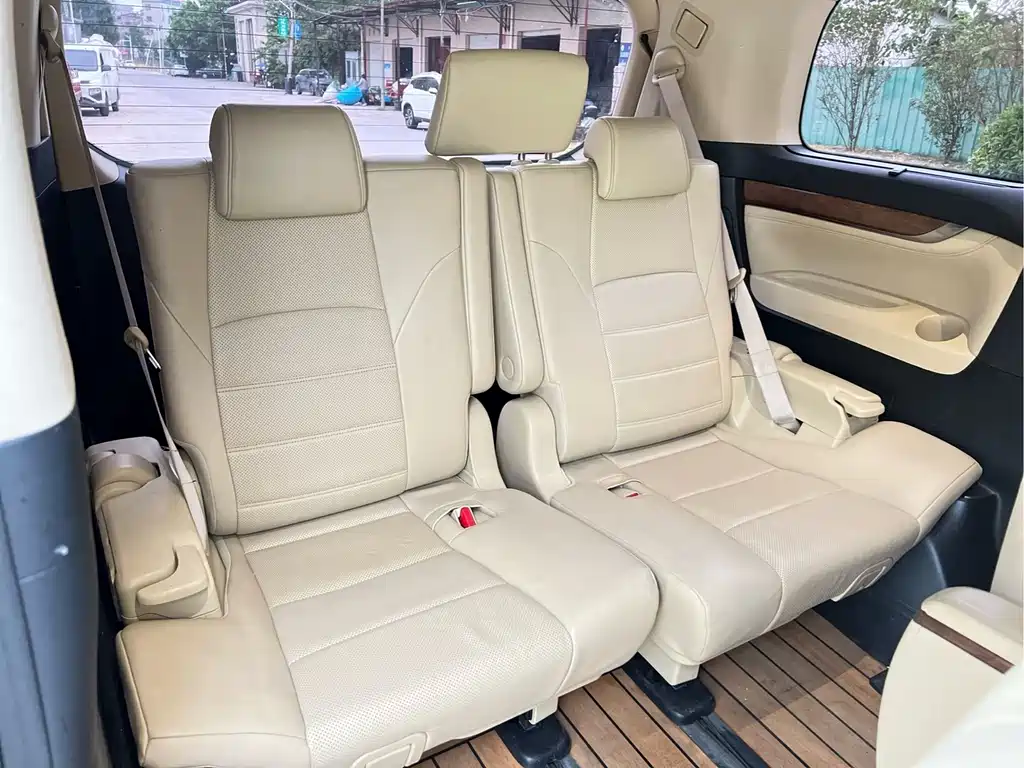 Alphard 3.5 L Distinguished