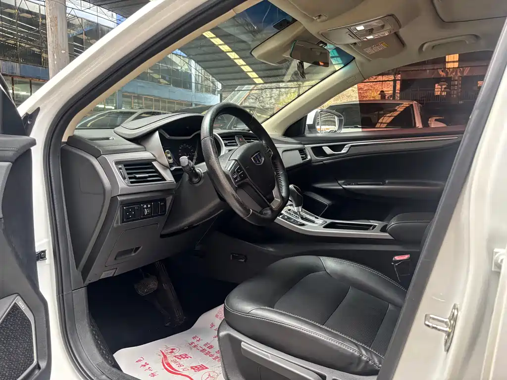 Emgrand GL 1.8 L DCT Elite