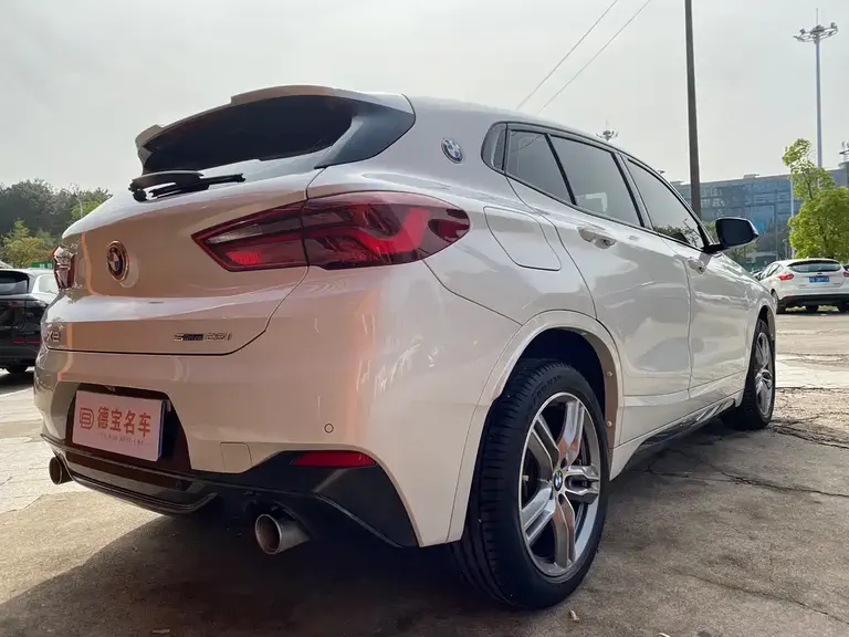 BMW X2 sDrive25 i Leading M Sport Package