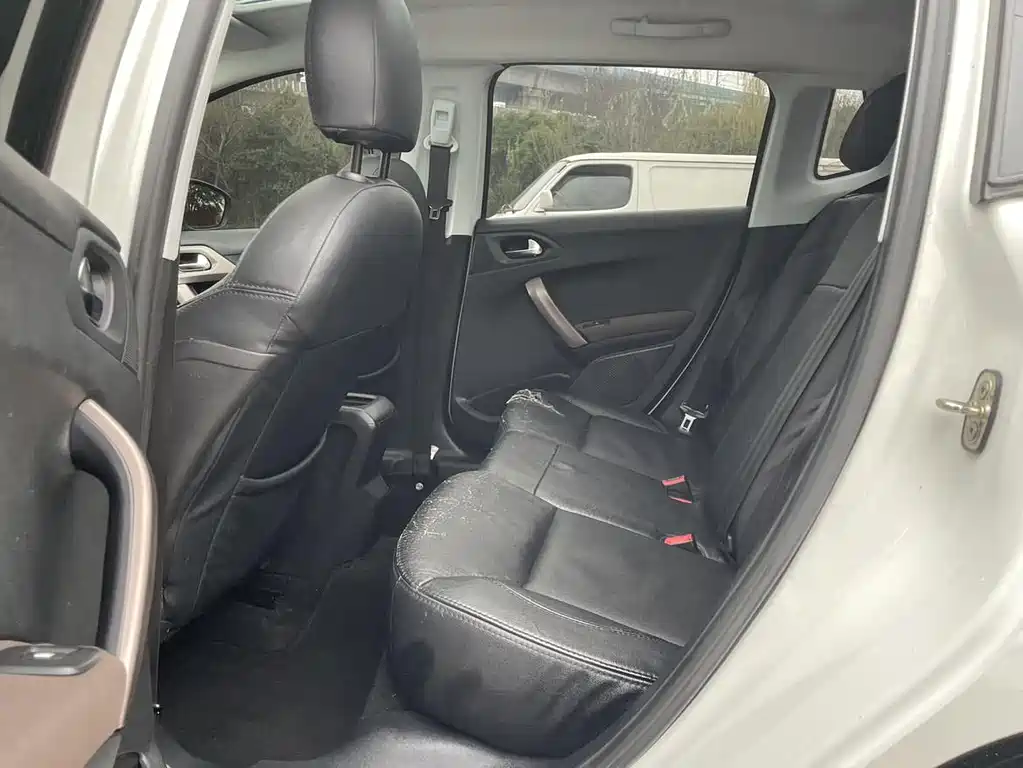 Peugeot 2008 2014 1.6 L Auto Fashion
