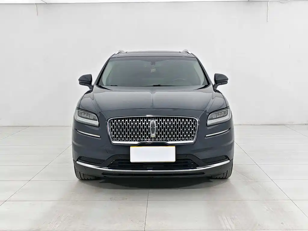 Nautilus 2.0 T 4 WD Premium