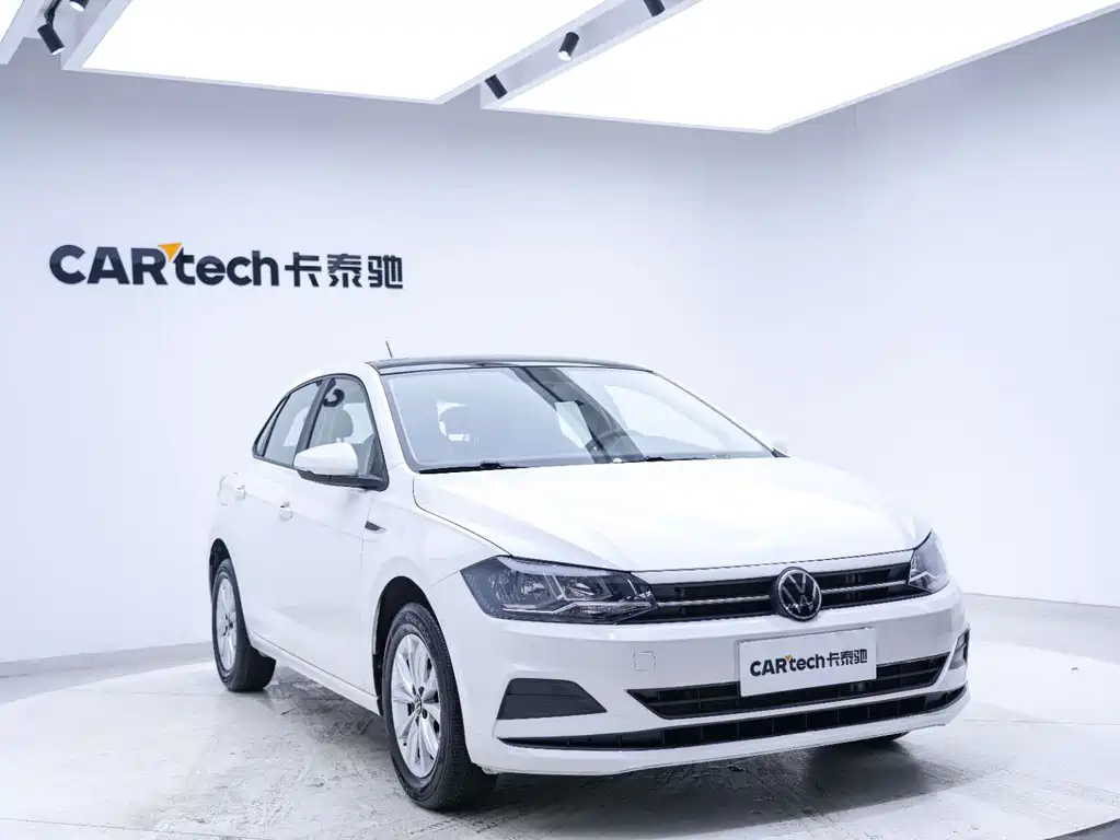 Polo Plus 1.5 L Auto Colorful Tech