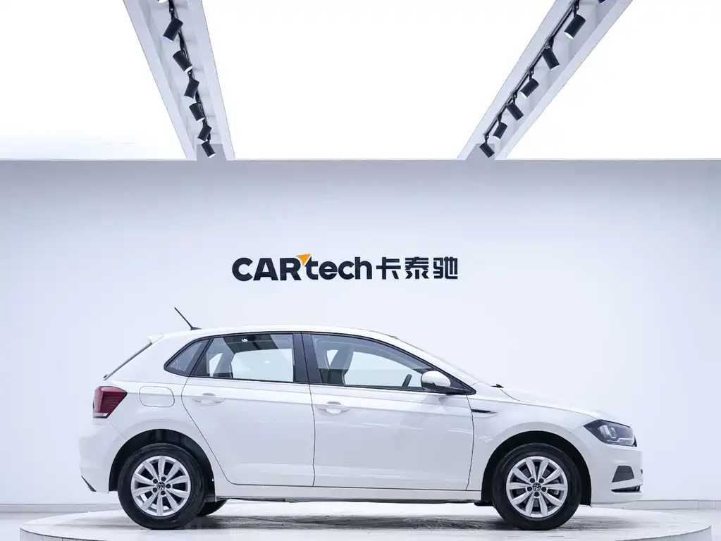 Polo Plus 1.5 L Auto Colorful Tech