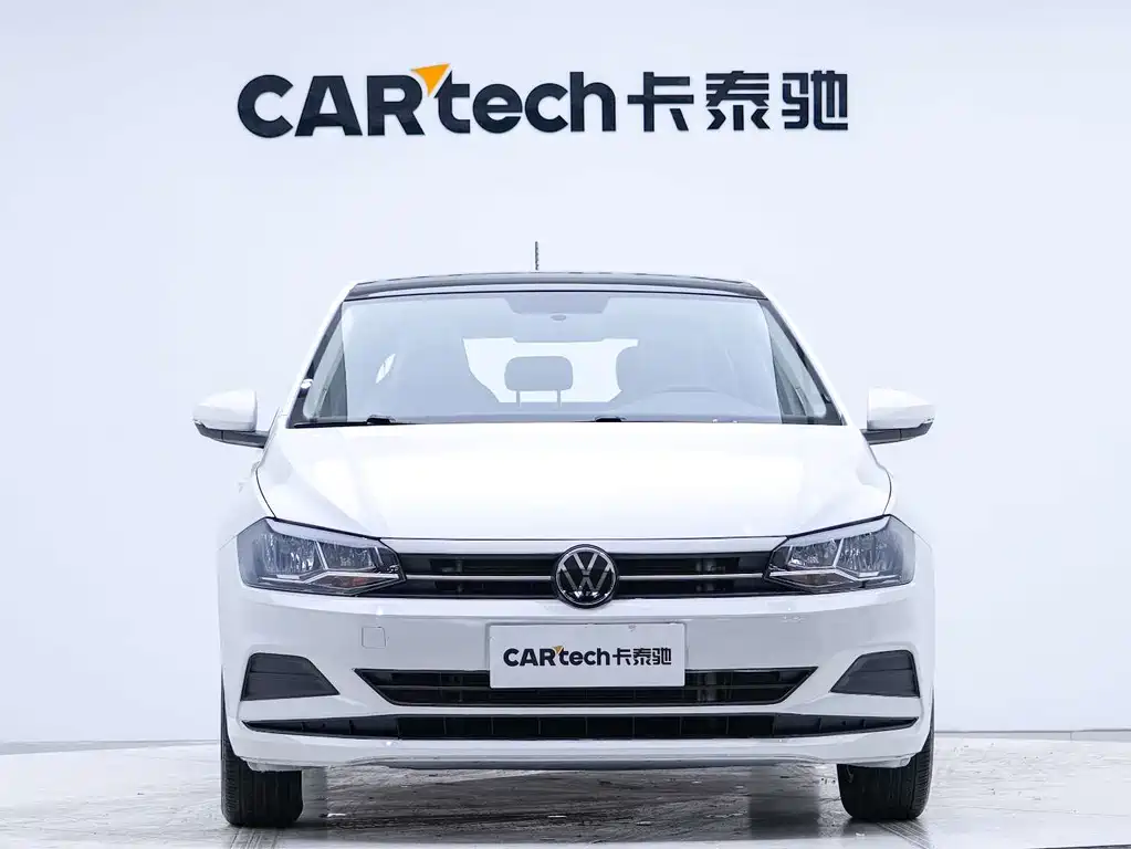 Polo Plus 1.5 L Auto Colorful Tech