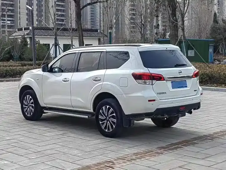 Nissan Terra 2.5 L Auto 2 WD Luxury