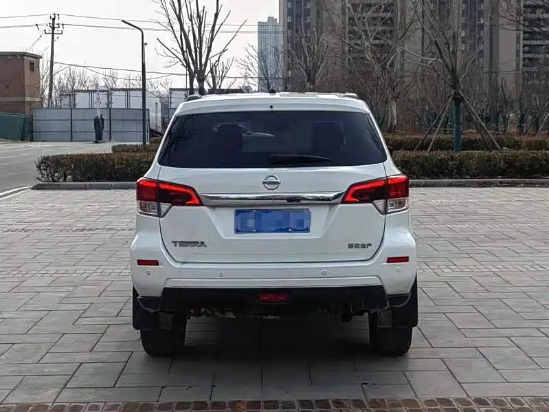 Terra 2.5 L Auto 2 WD Luxury
