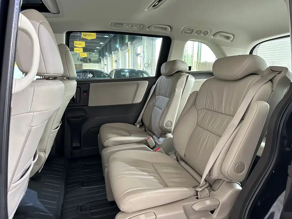 Odyssey Facelift 2.4 L Luxury