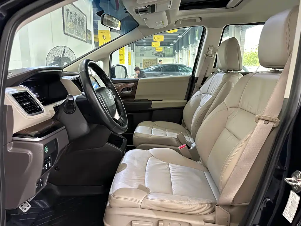 Odyssey Facelift 2.4 L Luxury