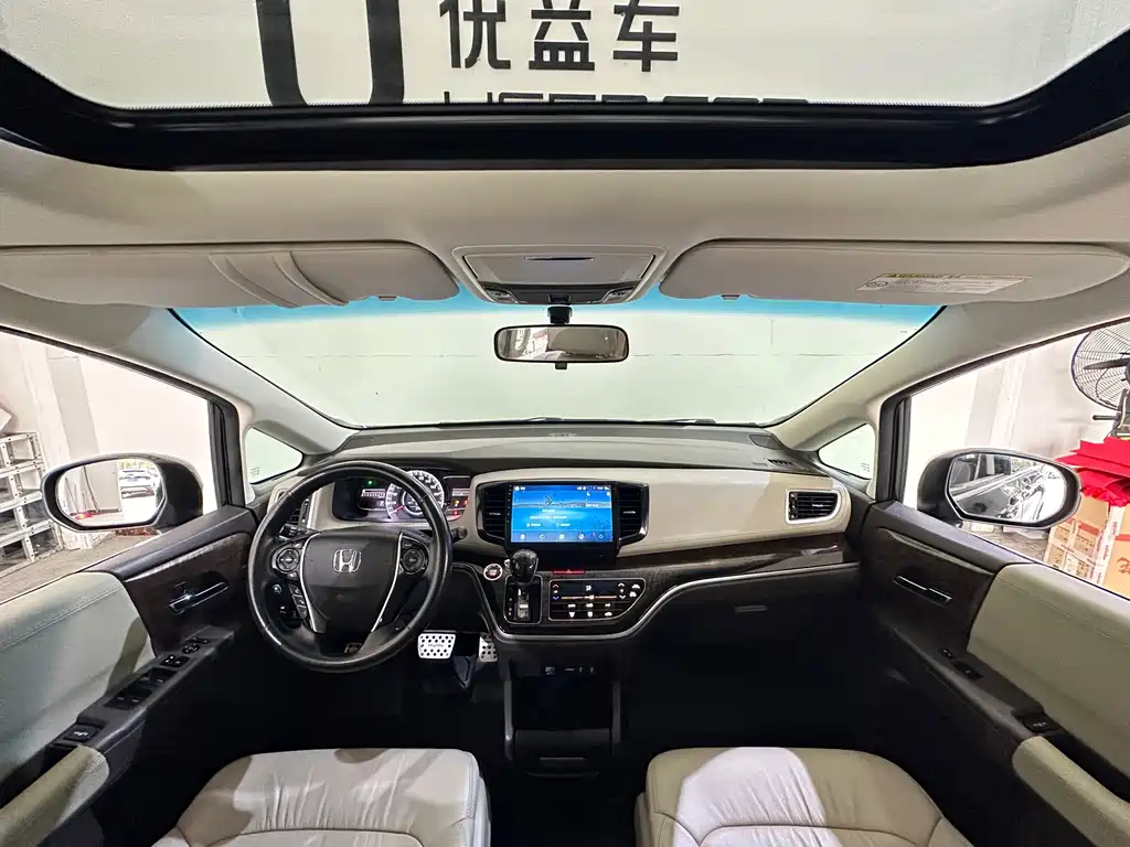 Odyssey Facelift 2.4 L Luxury