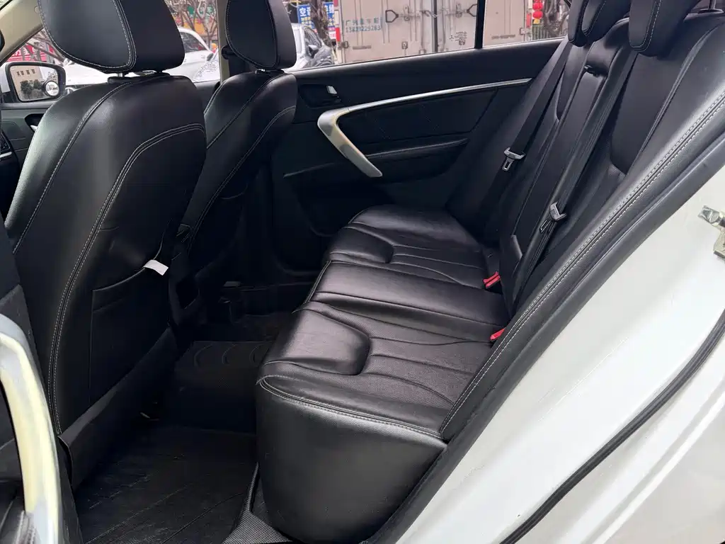 Emgrand Sedan Million 1.5 L Manual Upward