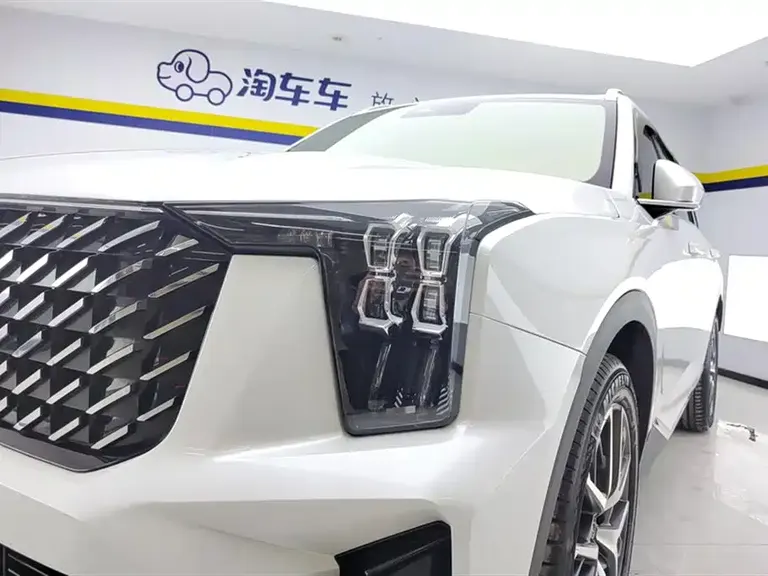 GAC Trumpchi GS8 Navigator Series 2.0 TGDI 2 WD Luxury Connected (7-seat)