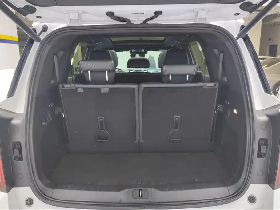 GAC Trumpchi GS8 Navigator Series 2.0 TGDI 2 WD Luxury Connected (7-seat)