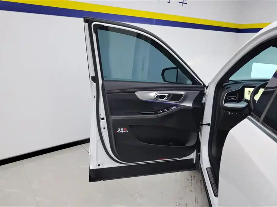 GAC Trumpchi GS8 Navigator Series 2.0 TGDI 2 WD Luxury Connected (7-seat)