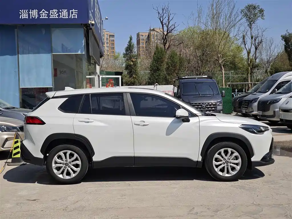 Frontlander 2.0 L CVT Leading