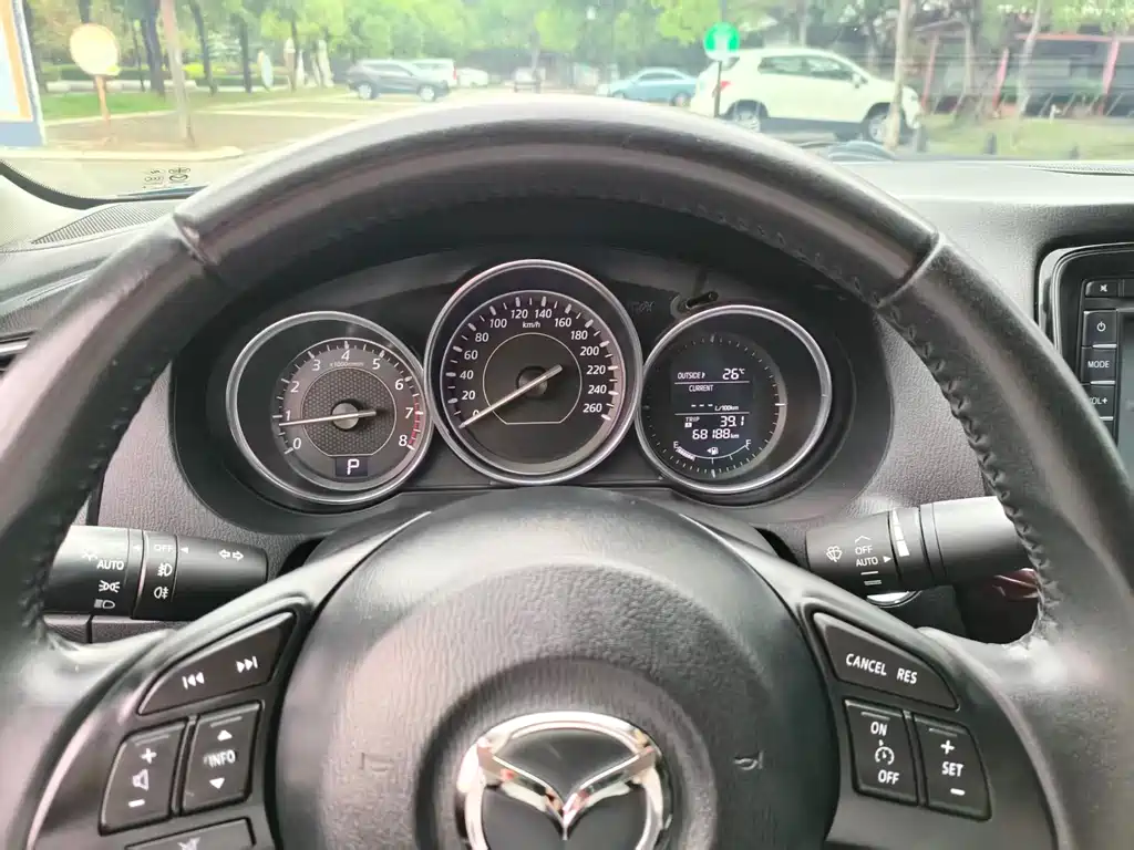 Atenza 2.0 L Blue Sky Luxury