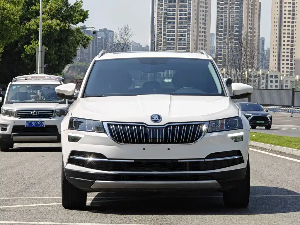 Karoq TSI280 Luxury CN-V