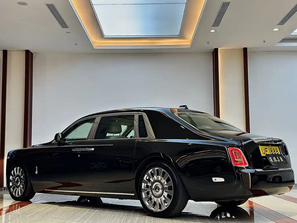 Phantom 6.7 T LWB Range