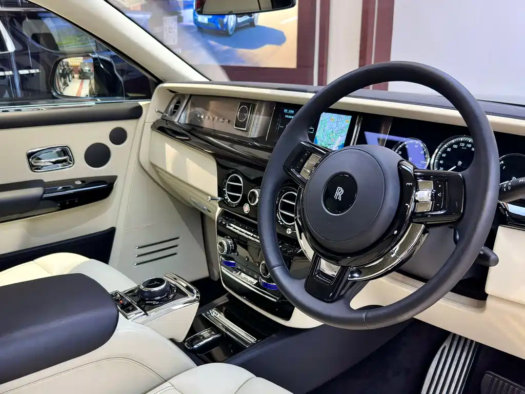 Phantom 6.7 T LWB Range
