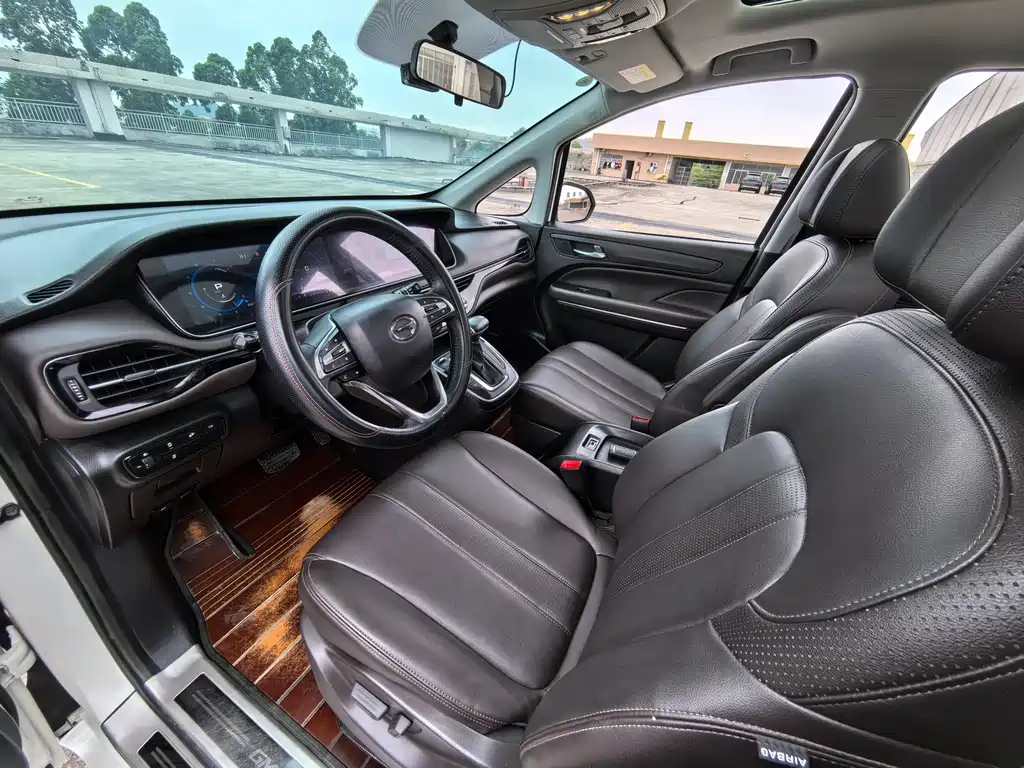 GAC Trumpchi M6 270 T Auto Honored (7-seat) CN-V