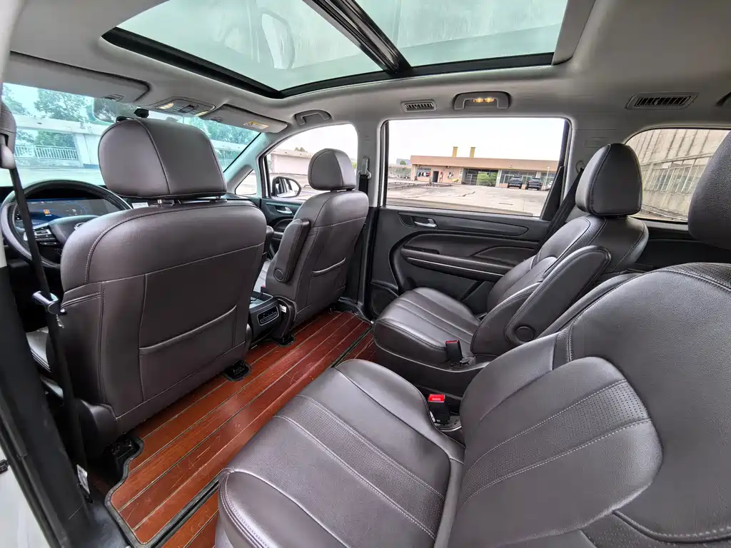 GAC Trumpchi M6 270 T Auto Honored (7-seat) CN-V
