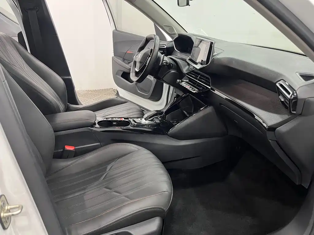 Peugeot 2008 2022 230 THP THE ONE