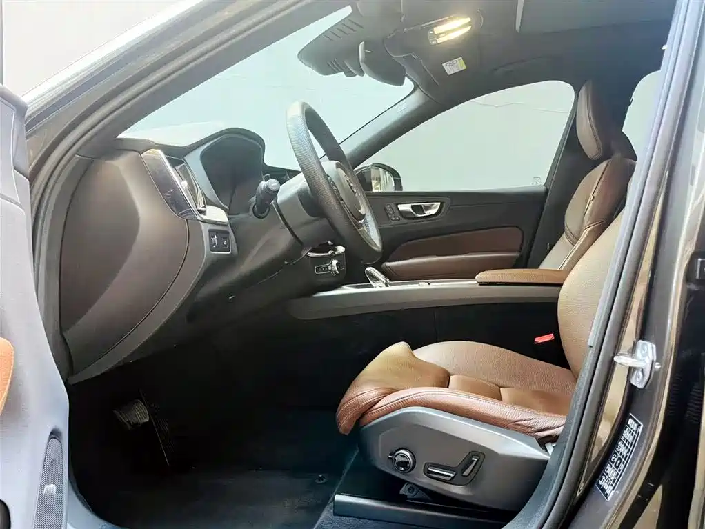 Volvo XC60 B5 4 WD Smart Vision Luxury