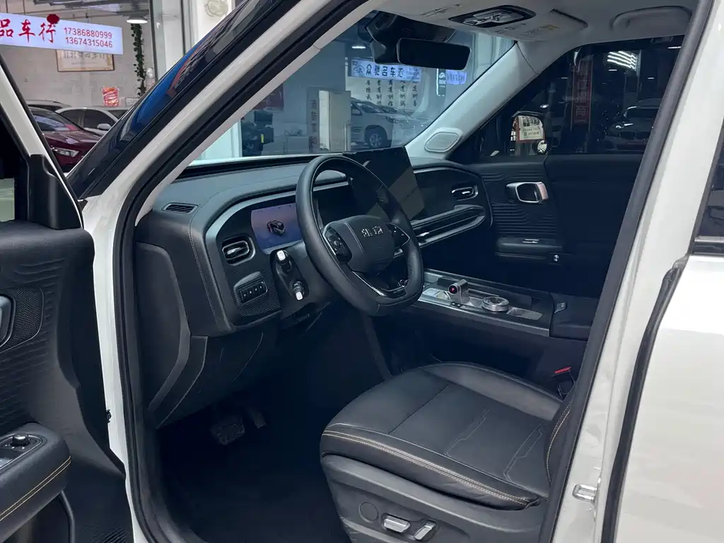 BAIC BJ30 1.5 T Magic Core Electric Drive Advanced