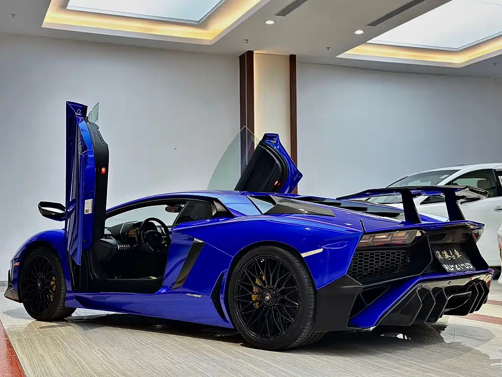 Aventador LP 700-4 Roadster
