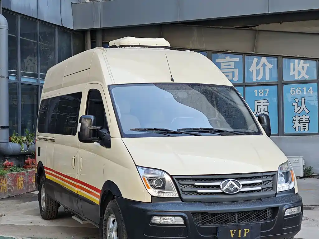 Xintu V80 新途V80 2017款 2.5 T AMT傲运通国IV长轴高顶6-10座