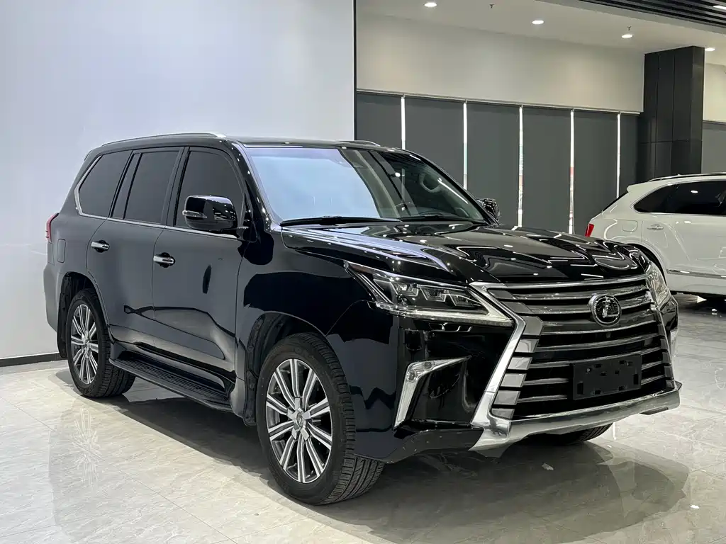 Lexus LX 570 Distinguished Luxury