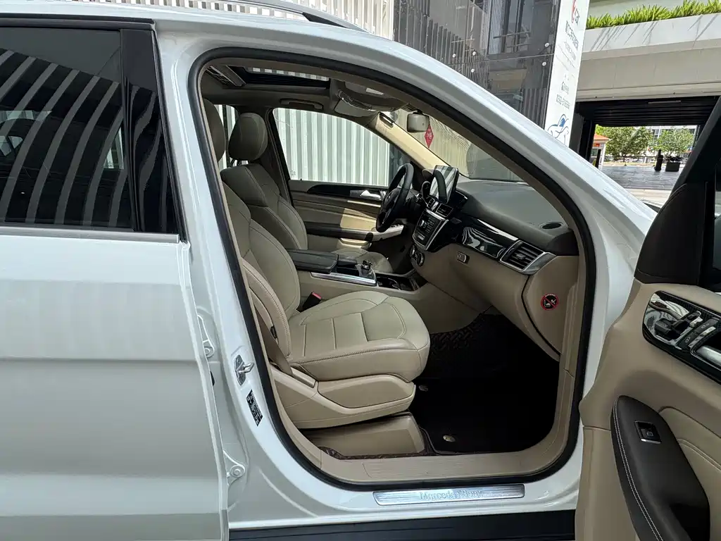 Mercedes-Benz M-Class ML 320 4 MATIC