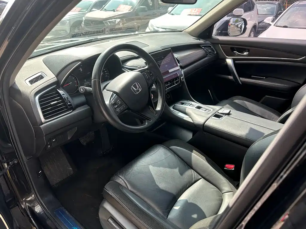 Avancier 370 TURBO 2 WD Luxury