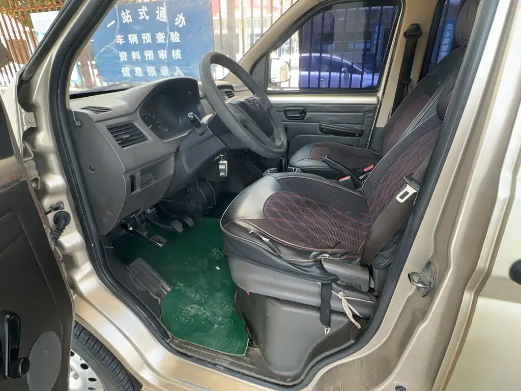 Wuling Rongguang 1.2 L S Basic