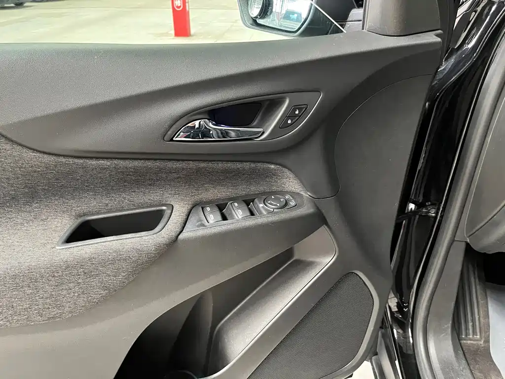 Equinox 探界者 2021款 535 T 领界版