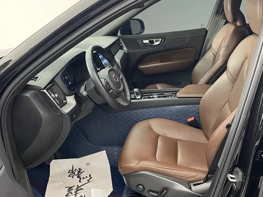 Volvo XC60 B5 4 WD Smart Ease Luxury