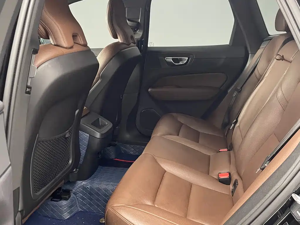 Volvo XC60 B5 4 WD Smart Ease Luxury