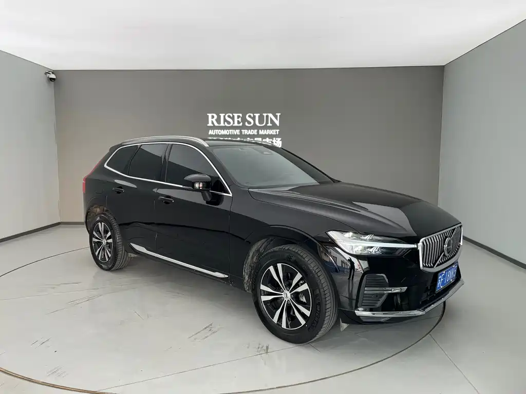 Volvo XC60 B5 4 WD Smart Ease Luxury