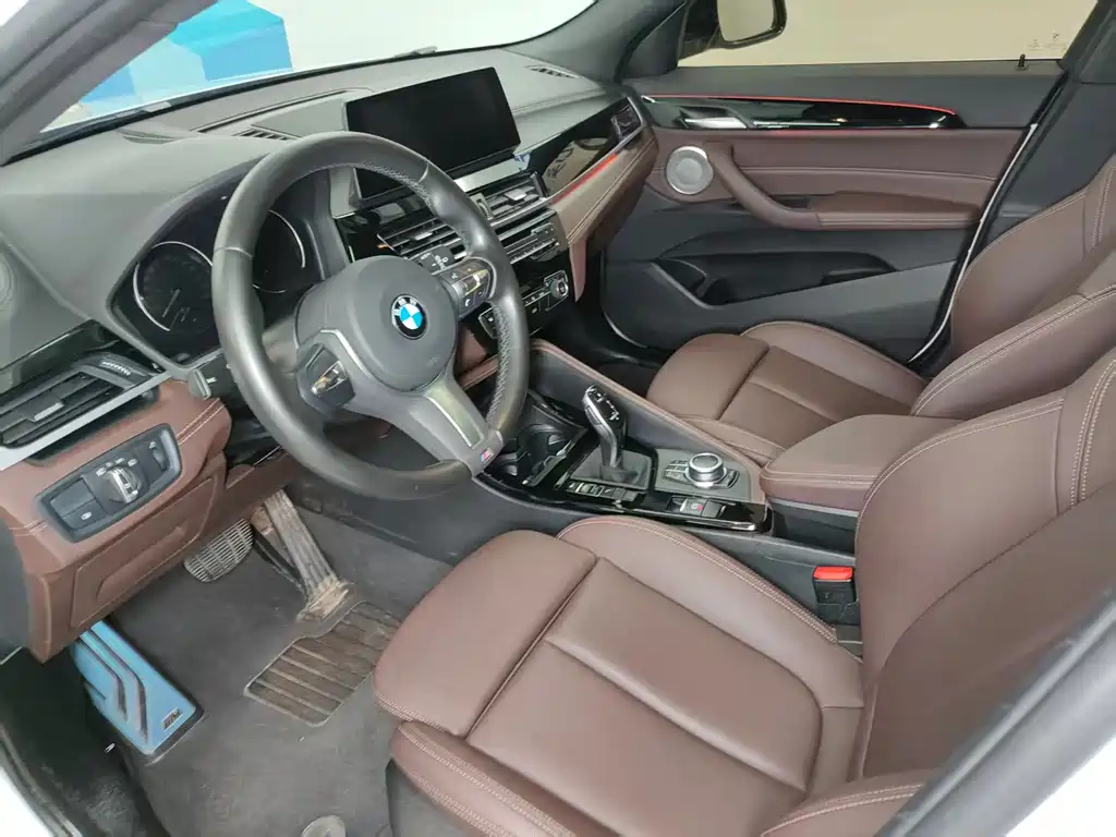 BMW X2 sDrive25 i Leading M Offroad Package
