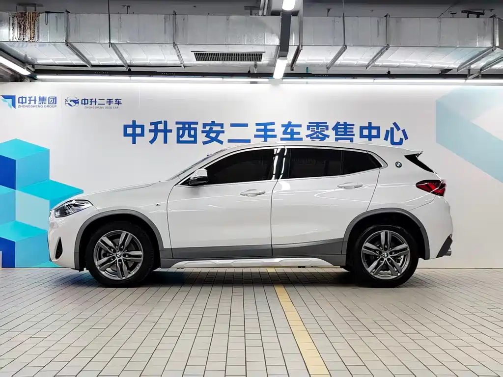 BMW X2 sDrive25 i Leading M Offroad Package