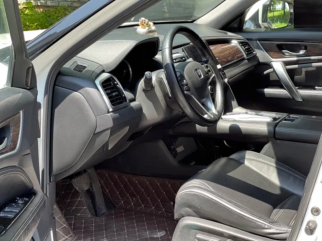 Honda UR-V 370 TURBO 2 WD Distinguished CN-V
