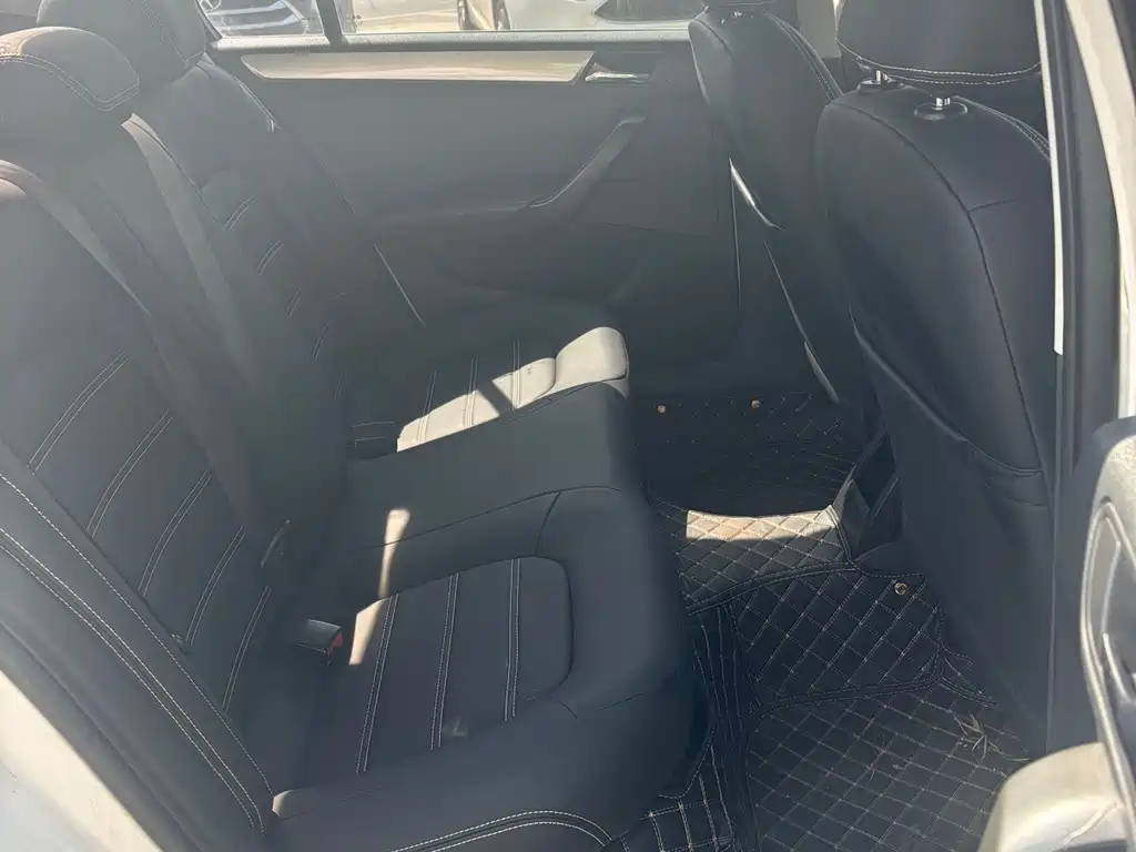 Rapid 1.6 L Auto Comfort