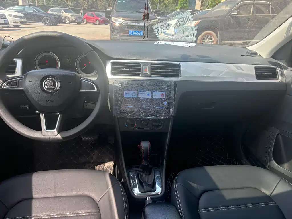 Rapid 1.6 L Auto Comfort