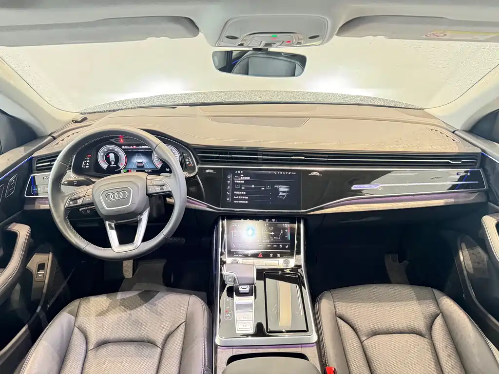 Audi Q8 55 TFSI Luxury Dynamic