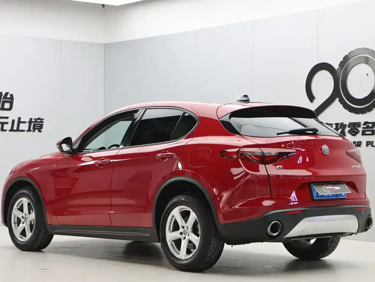 Alfa Romeo Stelvio 2.0 T 200 HP Luxury