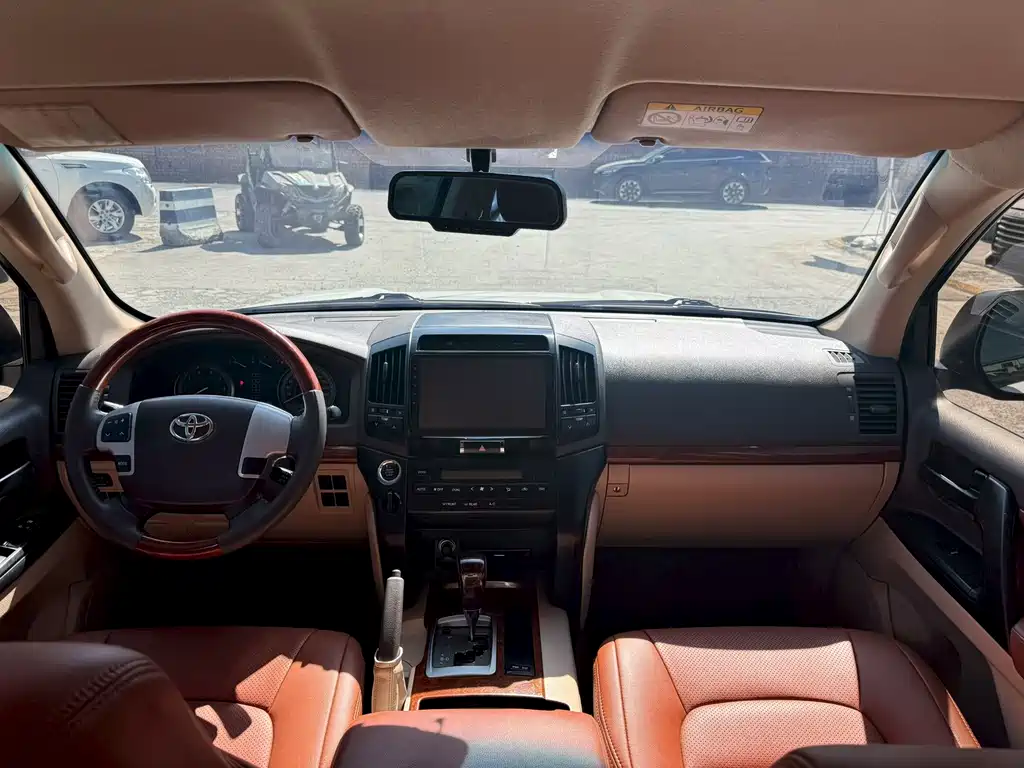 Land Cruiser (Import) 4.0 L V6 Middle East Base